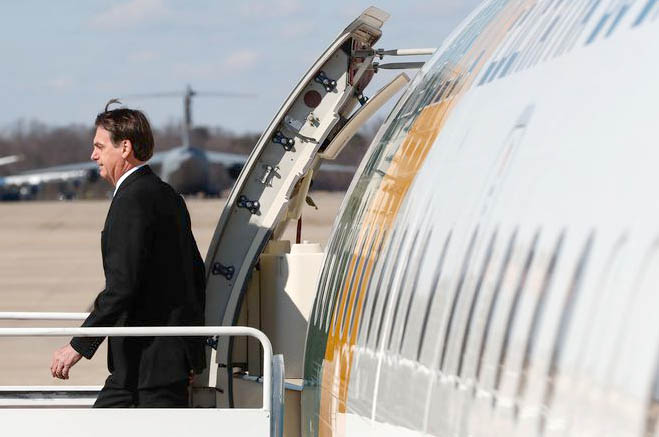 Bolsonaro defende punição de militar preso com droga em avião da FAB