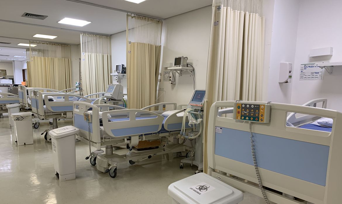 Falta de insumos para exames preocupa hospitais no país, alerta Confederação