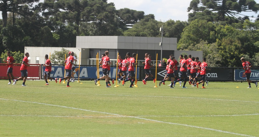 Pente-fino da prefeitura em CTs começa pelo Athletico e já registra irregularidade