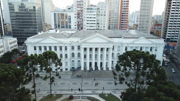 MEC estuda mudar distribuição de recursos para universidades federais