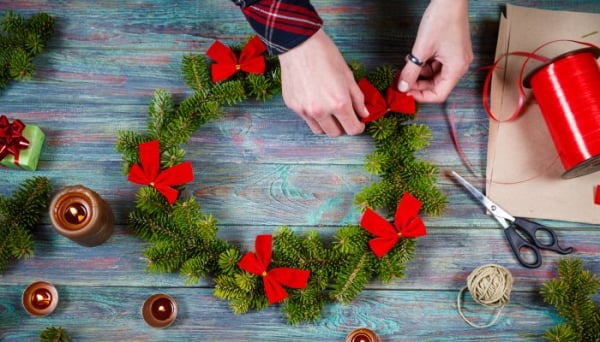 Como fazer uma decoração de Natal sustentável