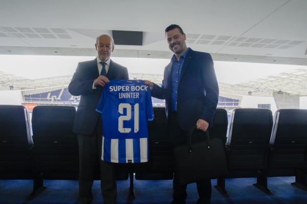 Uninter fecha acordo internacional